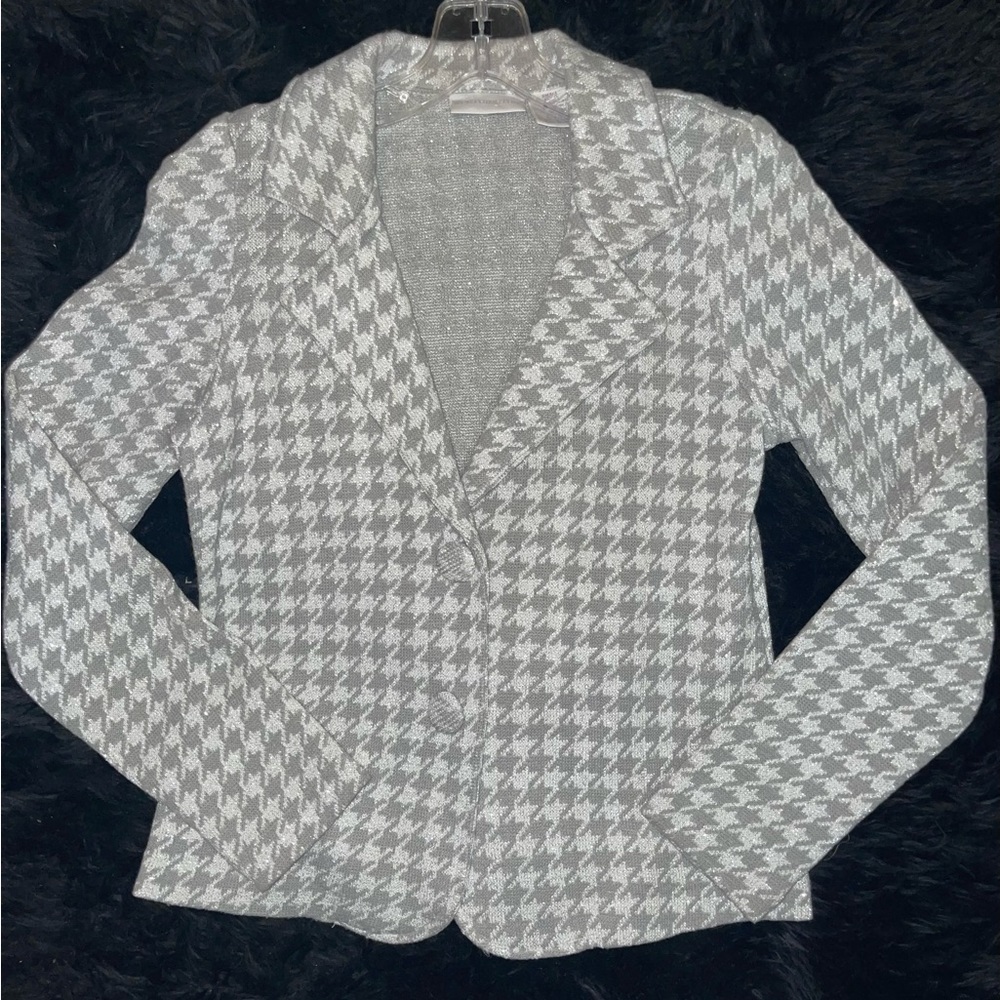 Houndstooth print silver/gray Sweater by Worthington. EUC